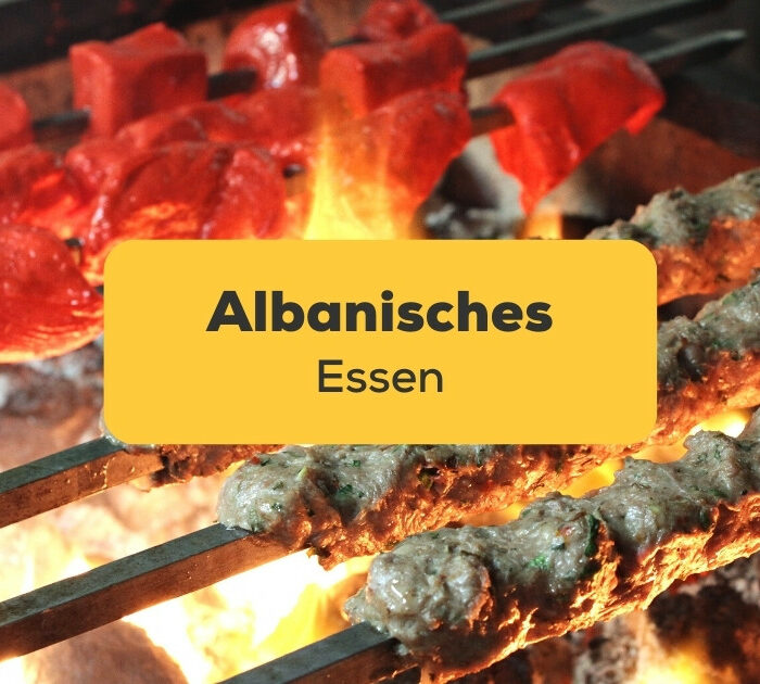 Albanisches Essen, gegrilltes Fleisch auf dem Grill