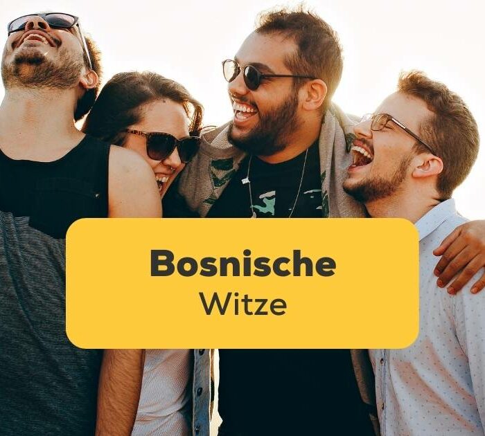 4 Freunde stehen zusammen und lachen über bosnische Witze