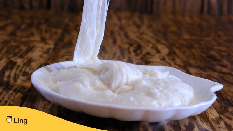 Georgisches Gericht Elarji Maismehl mit Käse