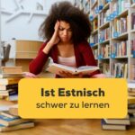Frau sitzt auf dem Boden mit vielen Büchern und fragt sich Ist Estnisch schwer zu lernen mit der Ling-App