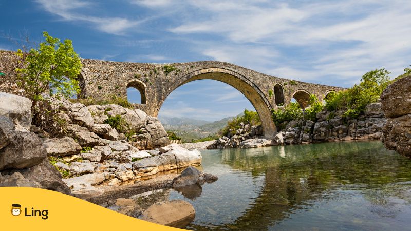 Mesi Brucke in der Stadt Shkoder in Albanien