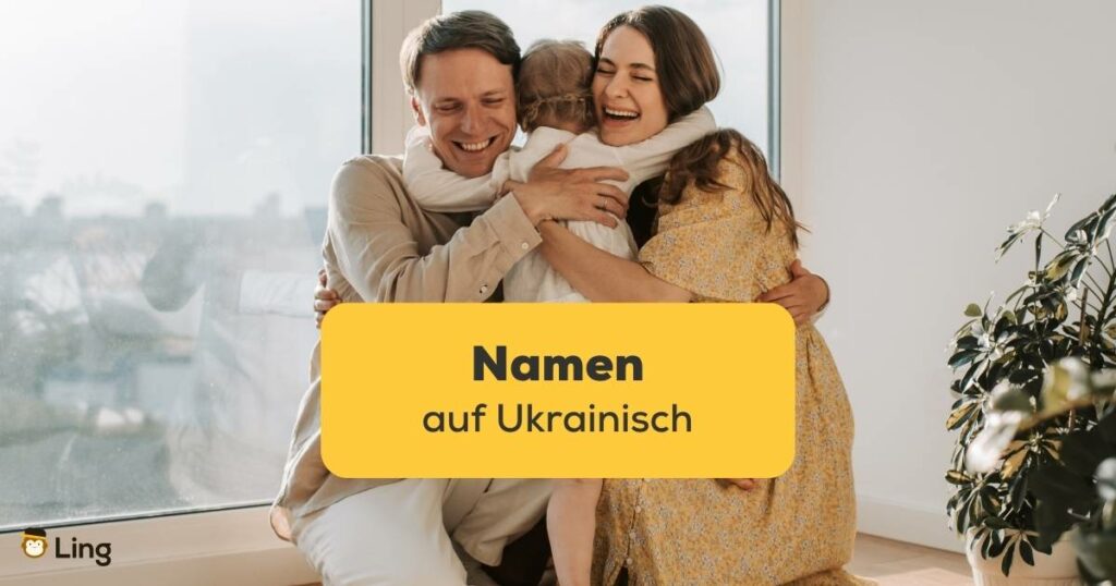 Ukrainische Familie umarmt sich liebevoll und denkt über die beliebtesten Namen auf Ukrainisch für ihre Kinder nach